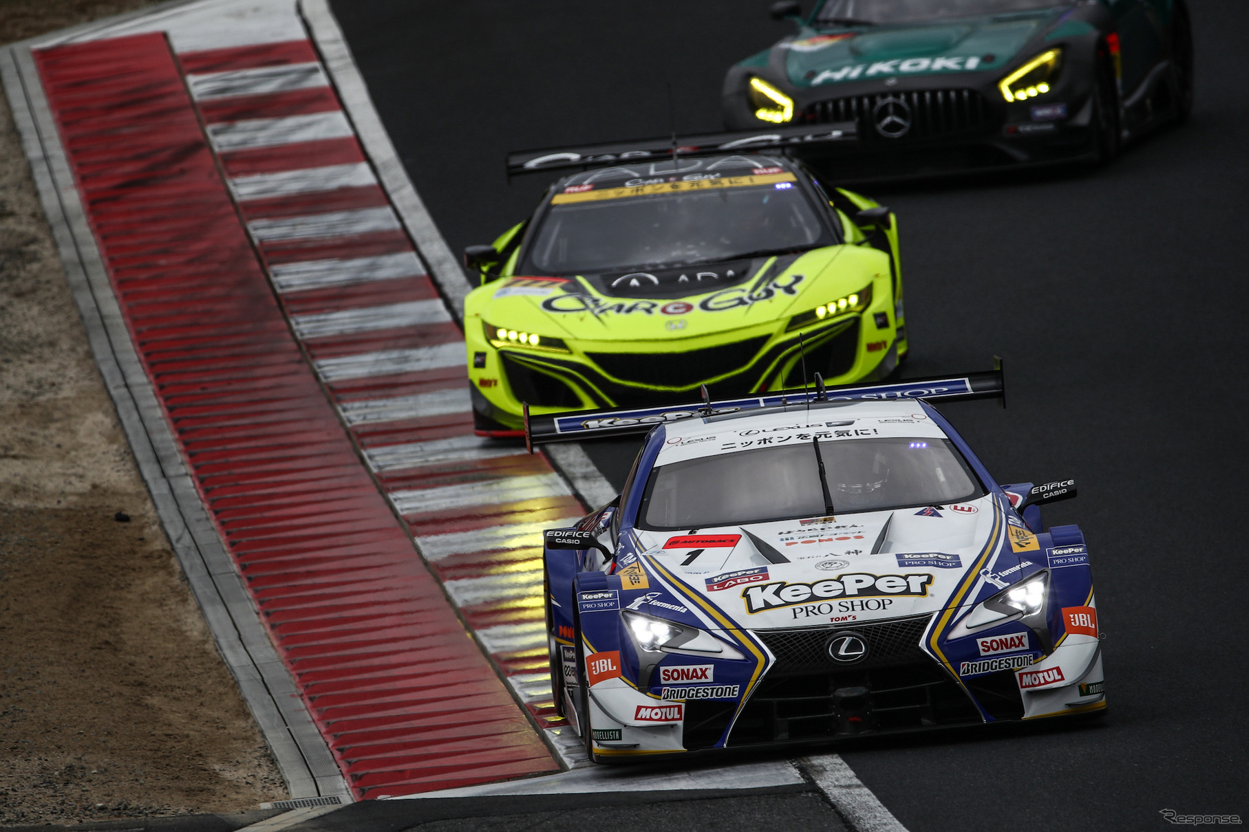 GT500クラス2日目総合4位タイムの#1 LC500（直後はGT300のNSX）。