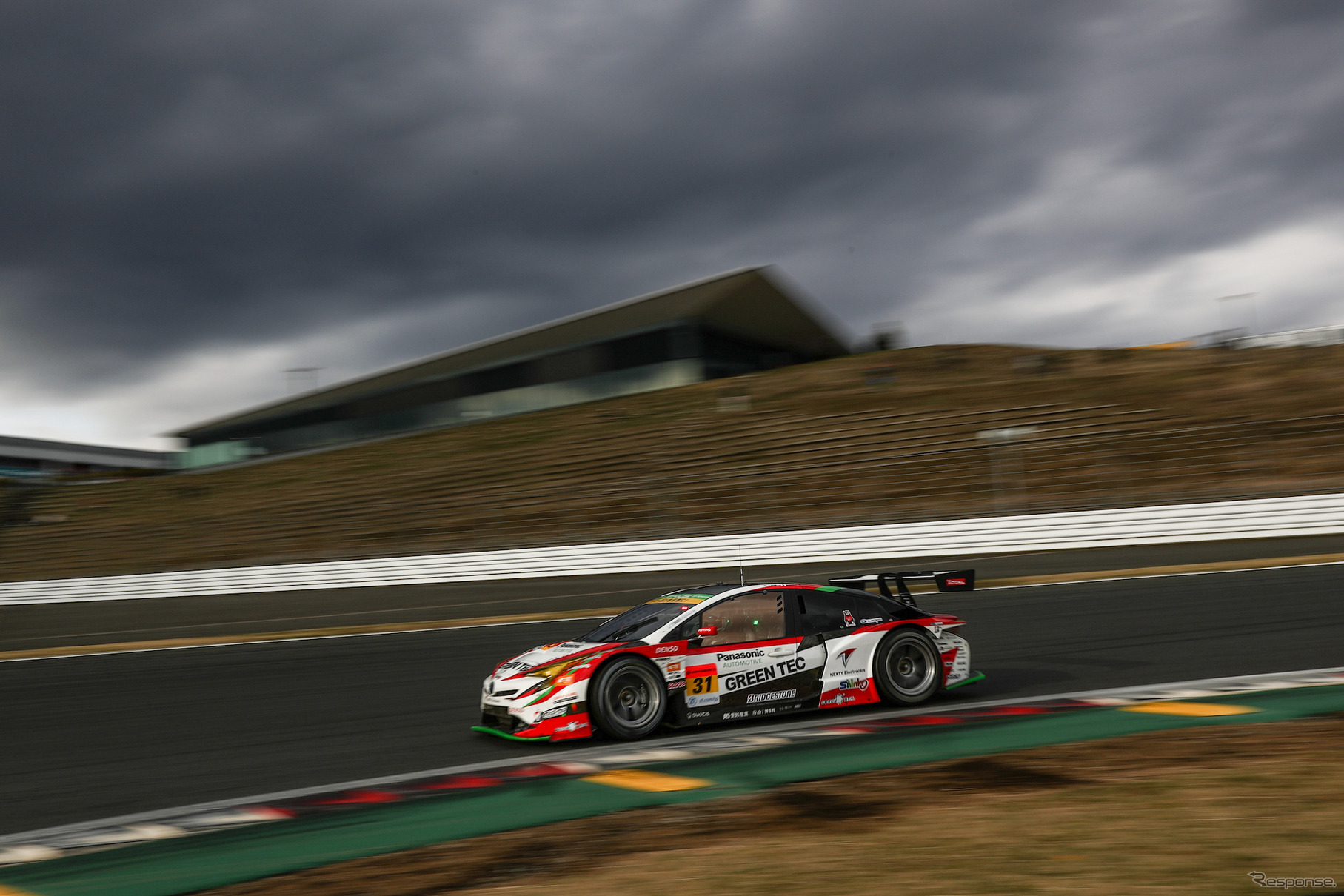 GT300クラス5位タイムの#31 プリウス。