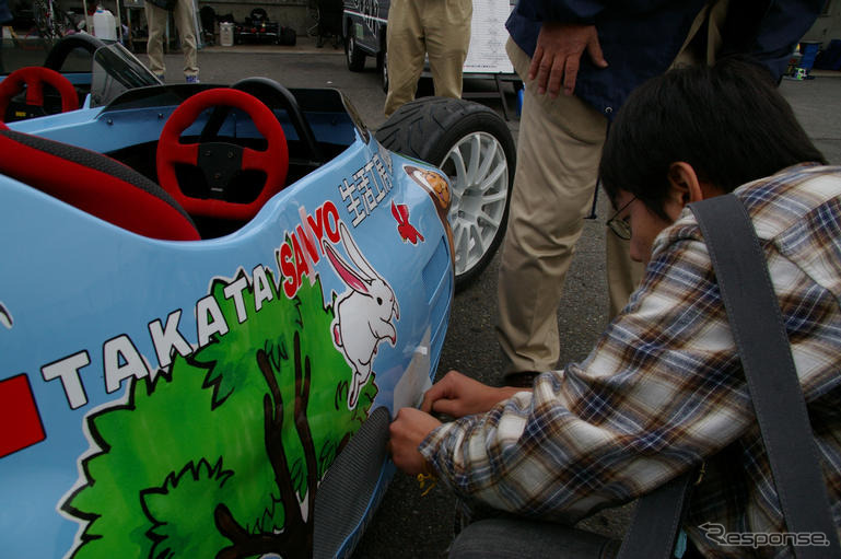 中学生が作った電気自動車、サーキットを走る…日本EVフェスティバル