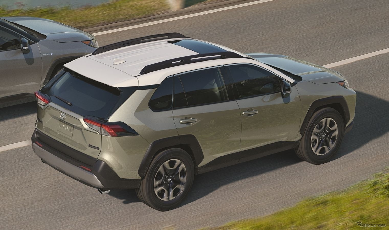 新型トヨタ RAV4 アドベンチャー