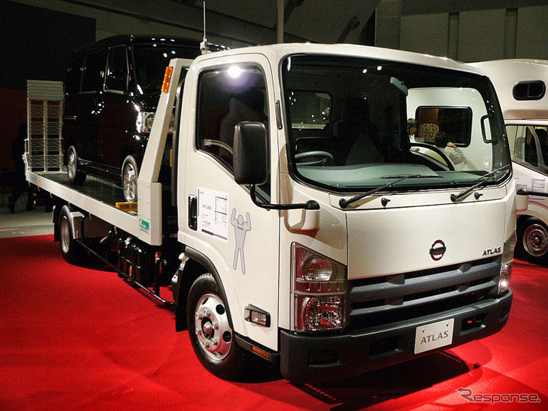 【東京トラックショー07】日産、好調な アトラスF24 をメインに展示