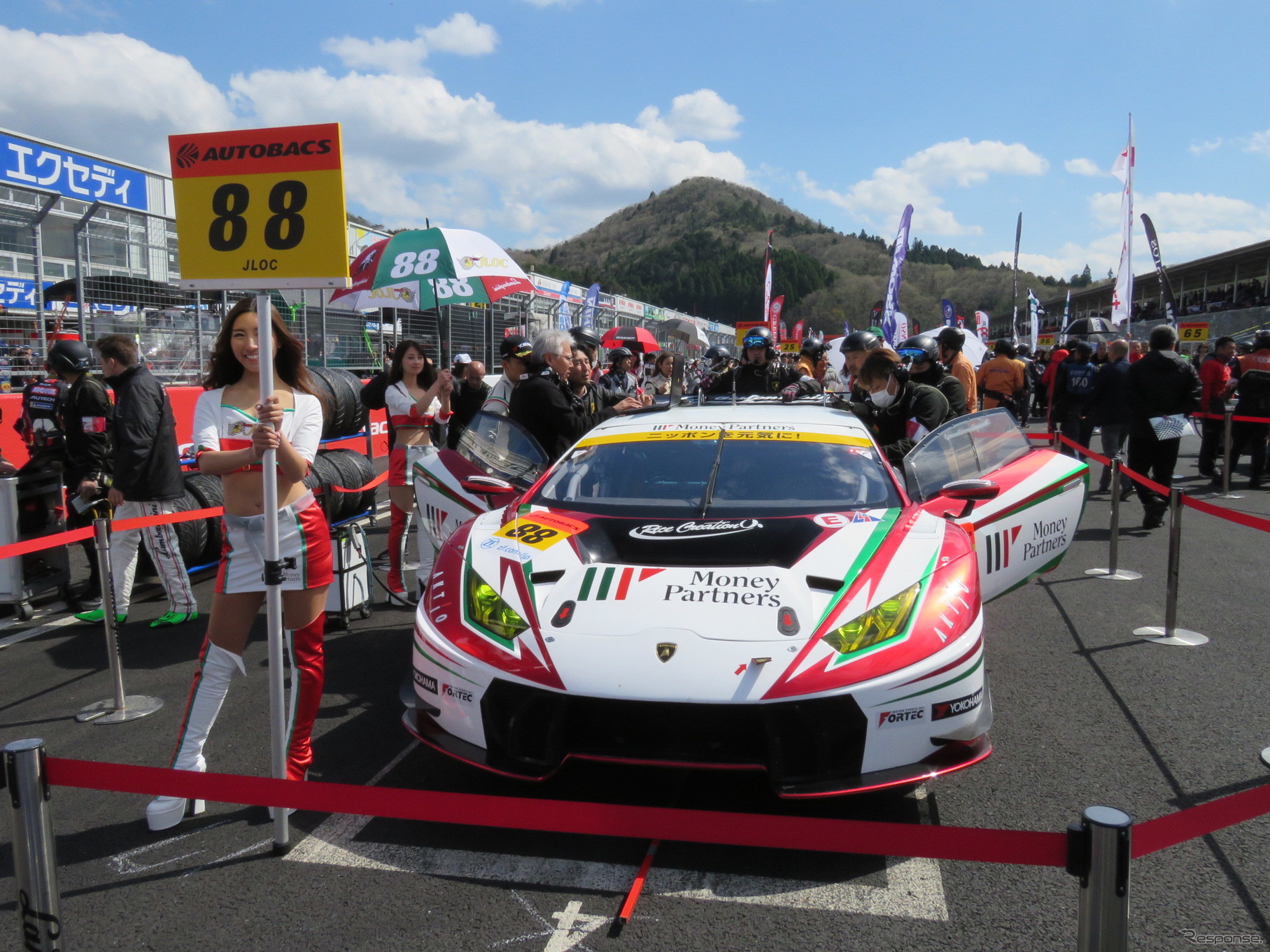 ポール発進だった#88 ウラカン（決勝7位）。