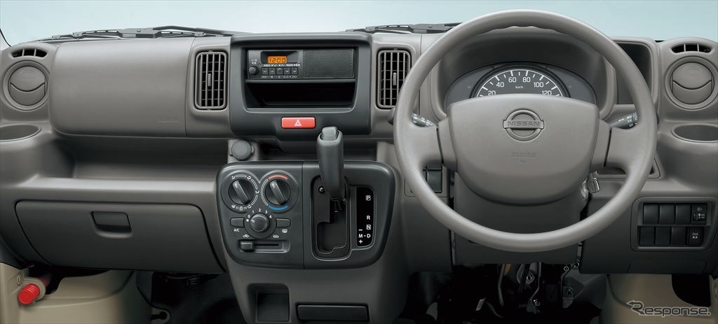 日産 NV100クリッパー DX GLパッケージ（2WD/5AGS）