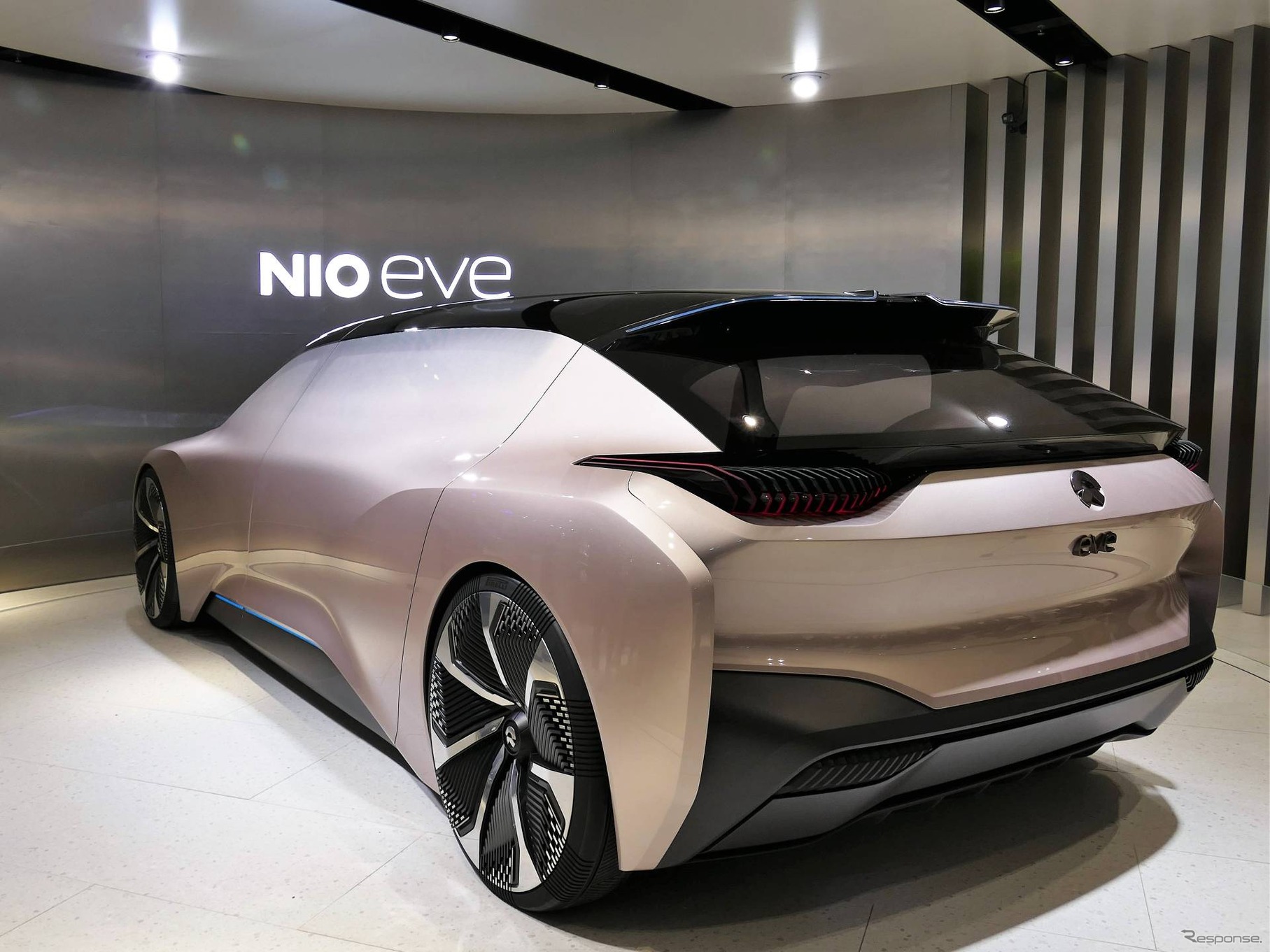 NIOブースに展示されたインテリアコンセプトのNIO『eve』