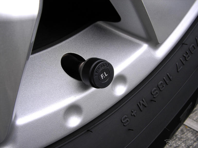 プロテクタ、タイヤのバルブキャップに装着する空気圧センサーを発売