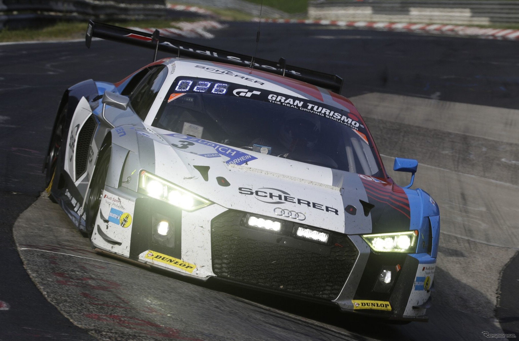 ニュル24時間に参戦したアウディR8 LMS　