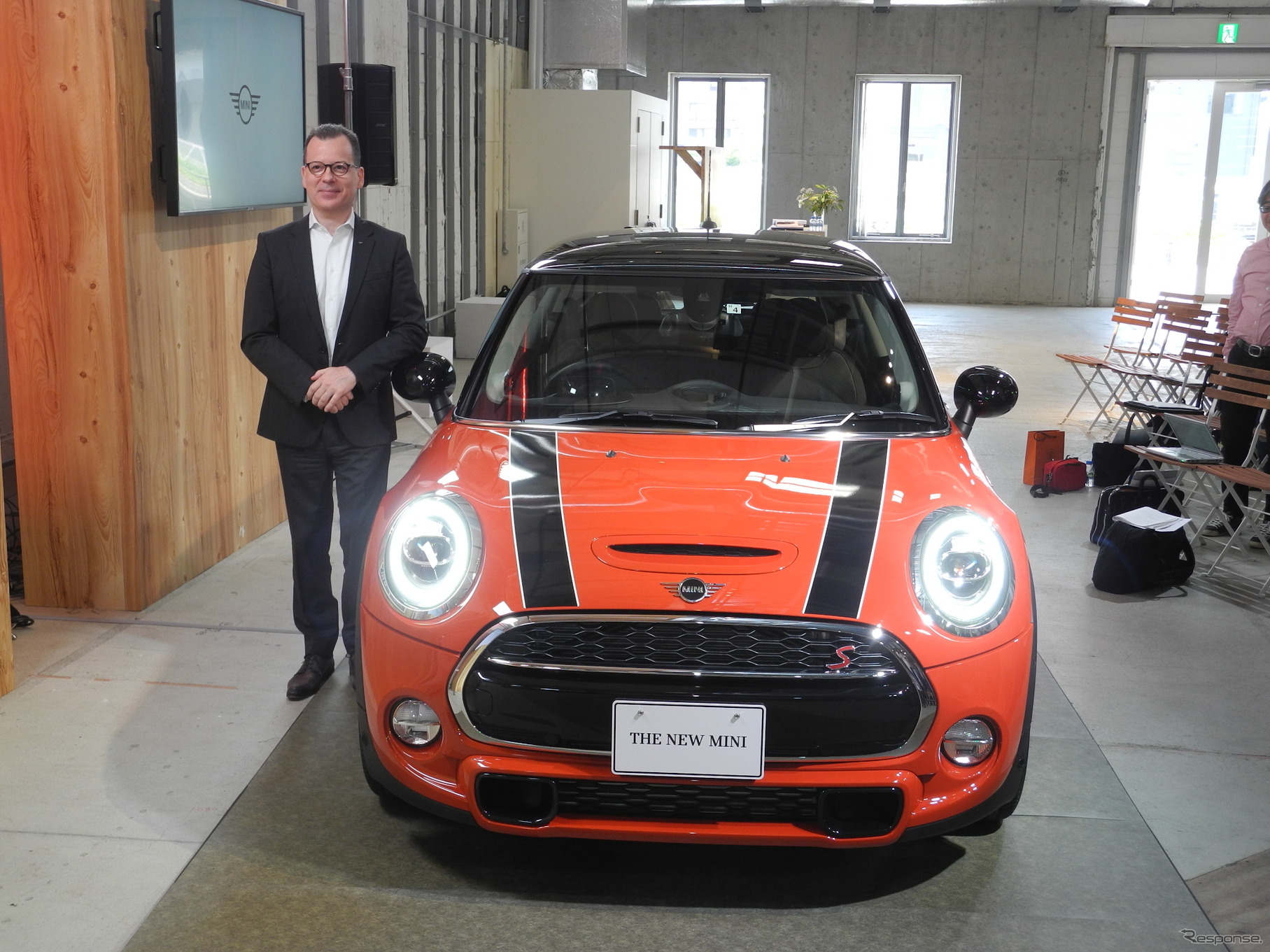 『MINI』3ドアとフランソワ・ロカ本部長