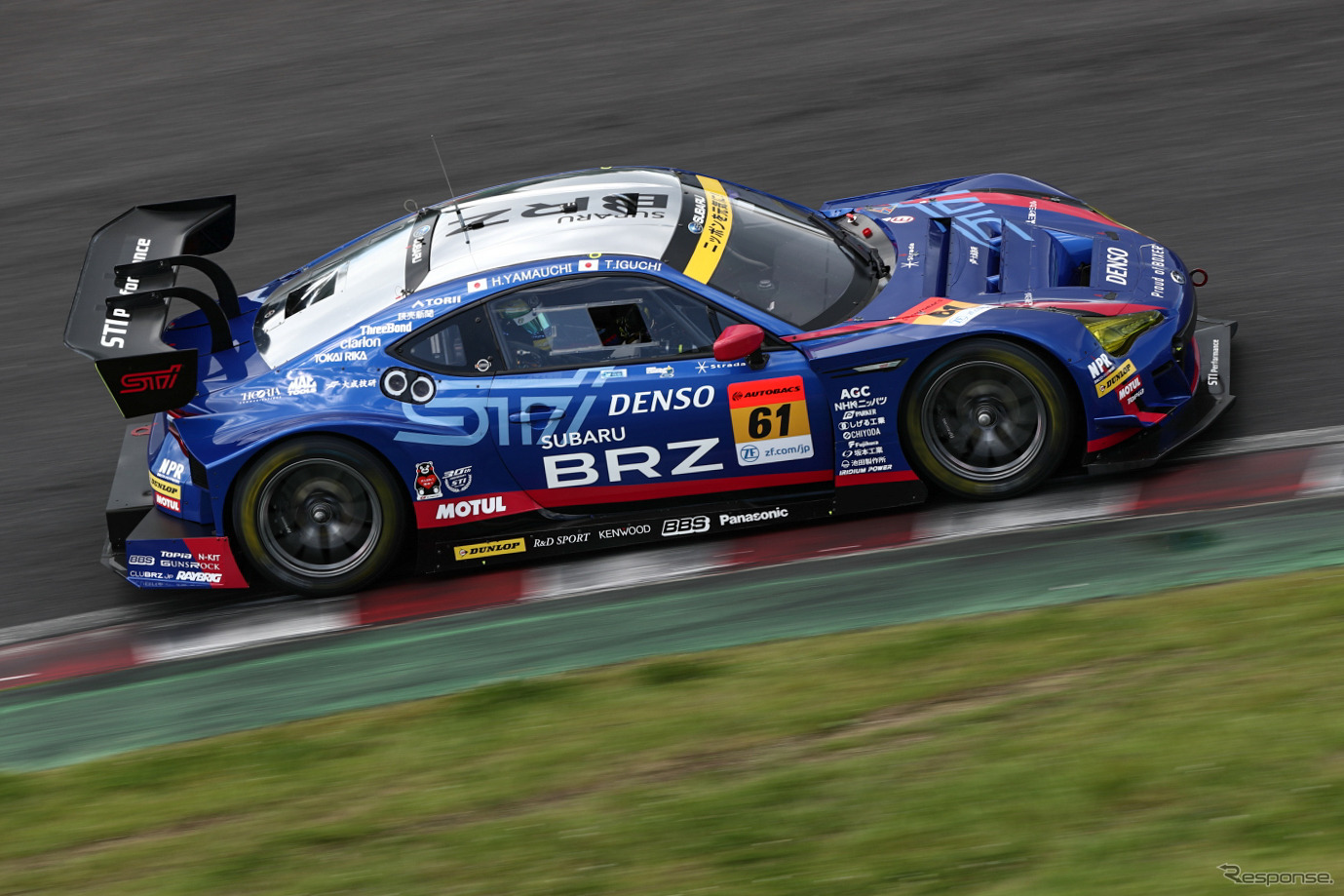 GT300予選4位の#61 BRZ。