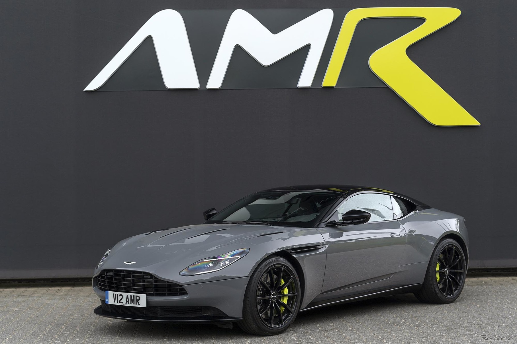 アストンマーティン DB11 AMR