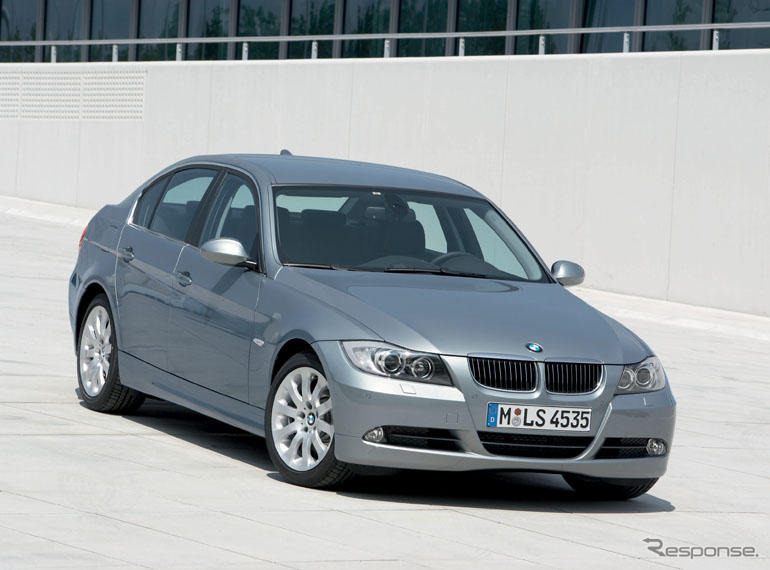 BMW 325i、価格据え置きで58万円分の装備を追加