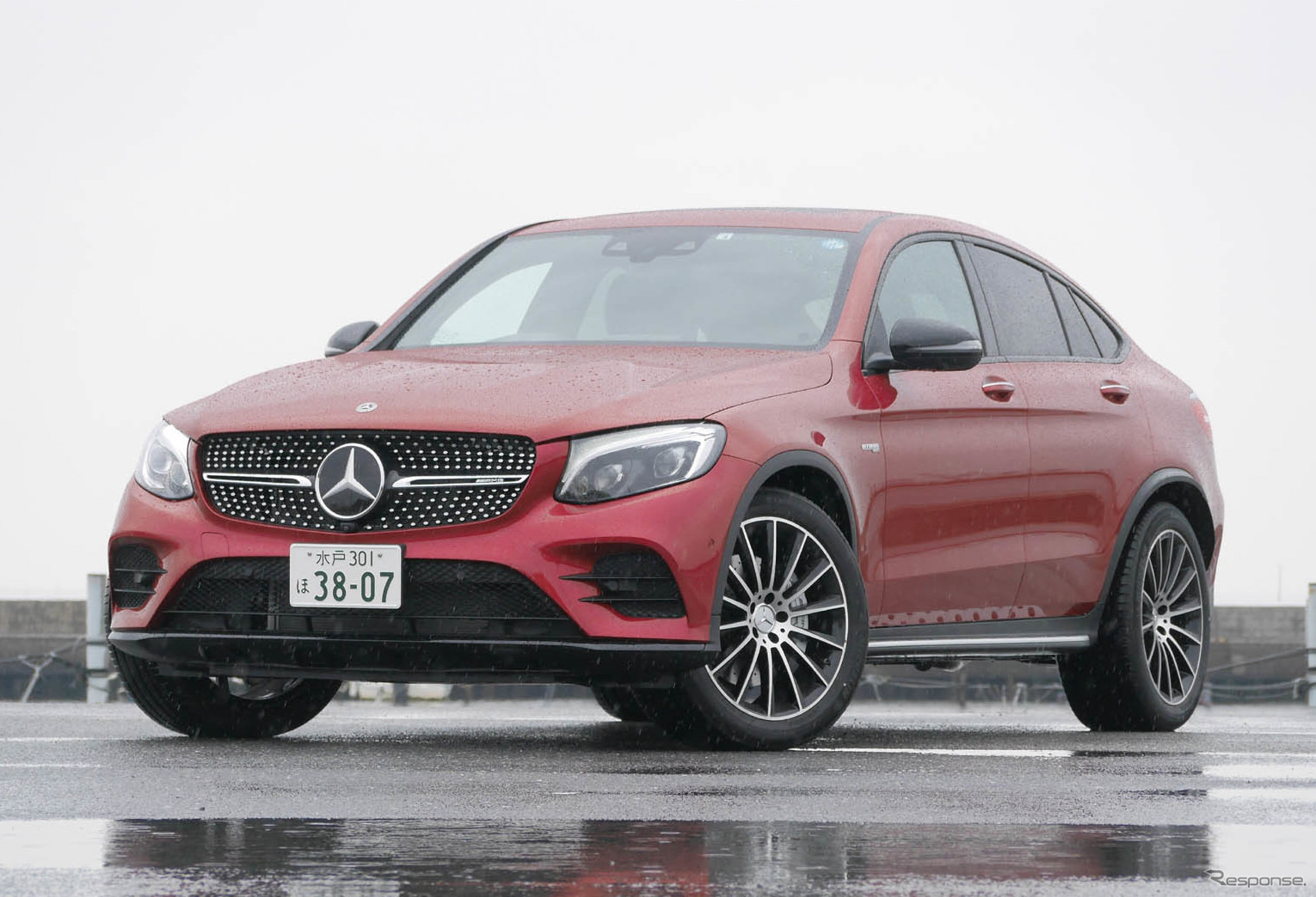 メルセデスAMG　GLC43クーペ