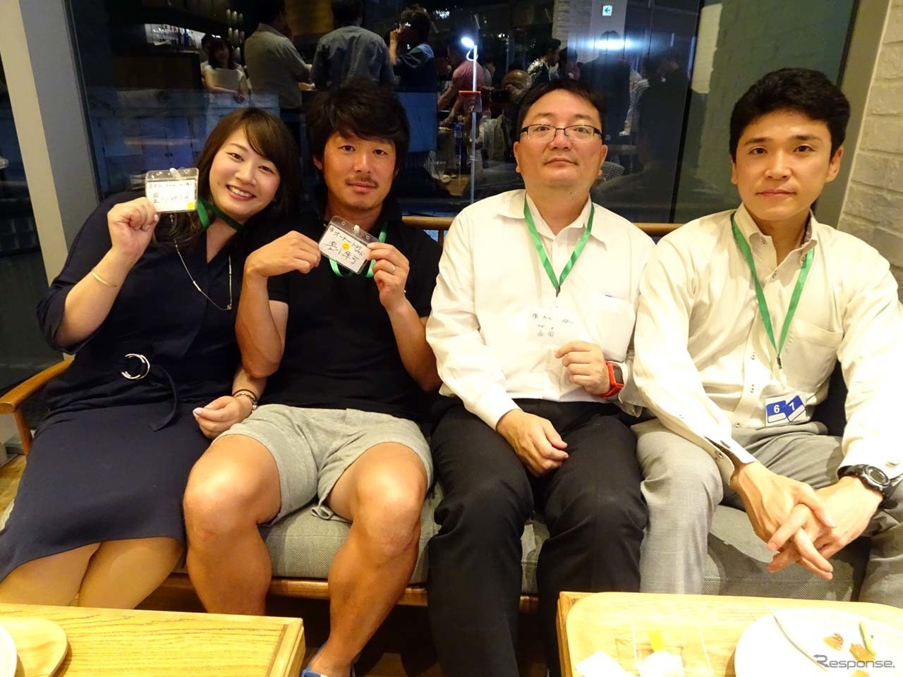 オーナーとして参加した豊川夫妻(左2人)、永田さん(中央)、半田さん(右)