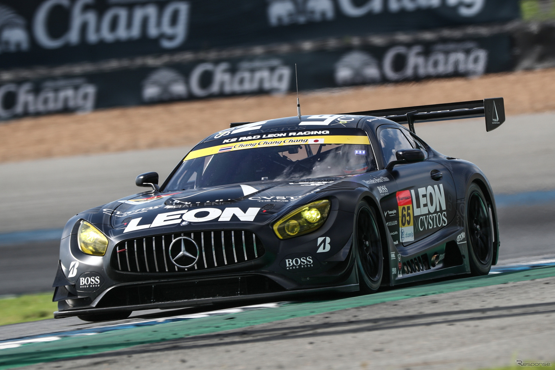 GT300クラス決勝4位の#65 メルセデス。
