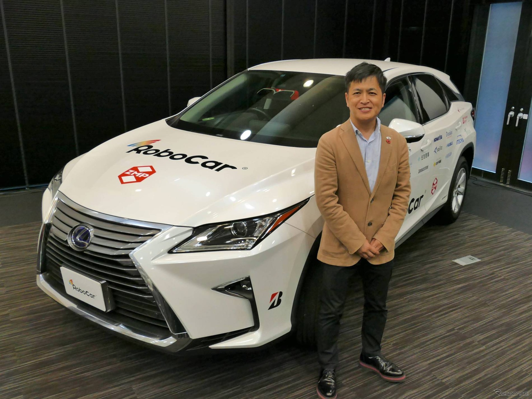 ZMP 代表取締役社長の谷口恒（たにぐちひさし）氏とRoboCar SUV