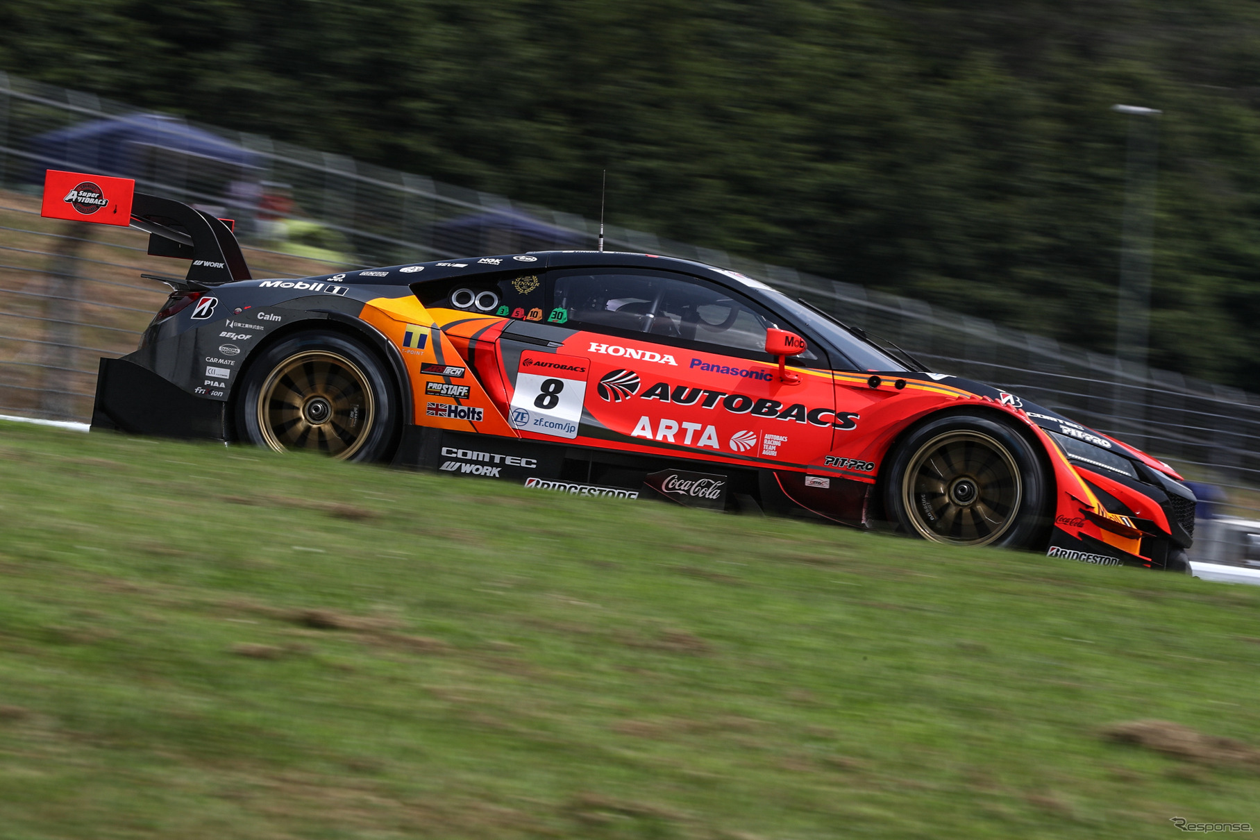 GT500クラス予選8位の#8 NSX。