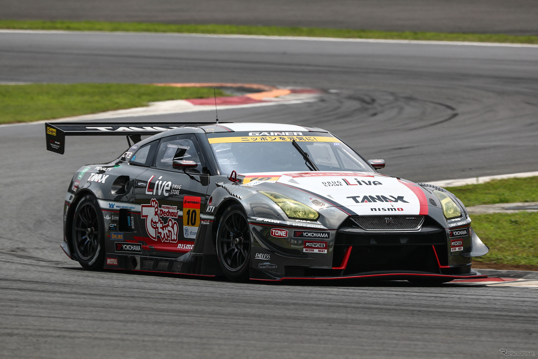 GT300クラス予選3位の#10 GT-R。
