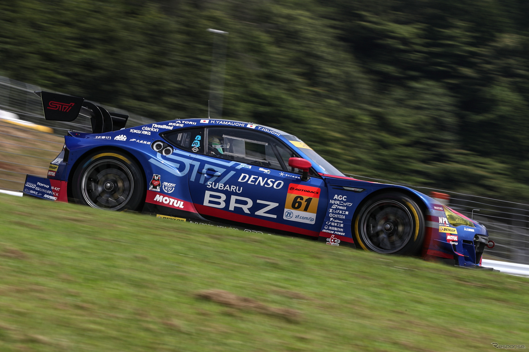 GT300クラス予選6位の#61 BRZ。