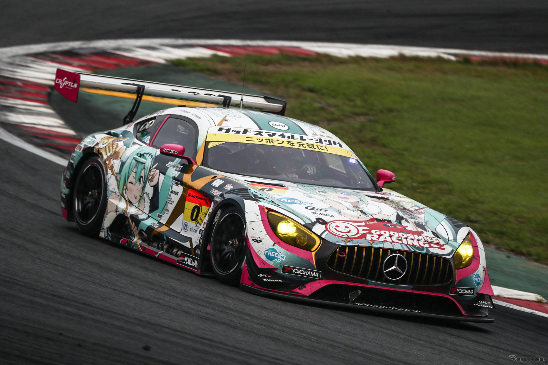 GT300クラス決勝2位の#0 メルセデス。
