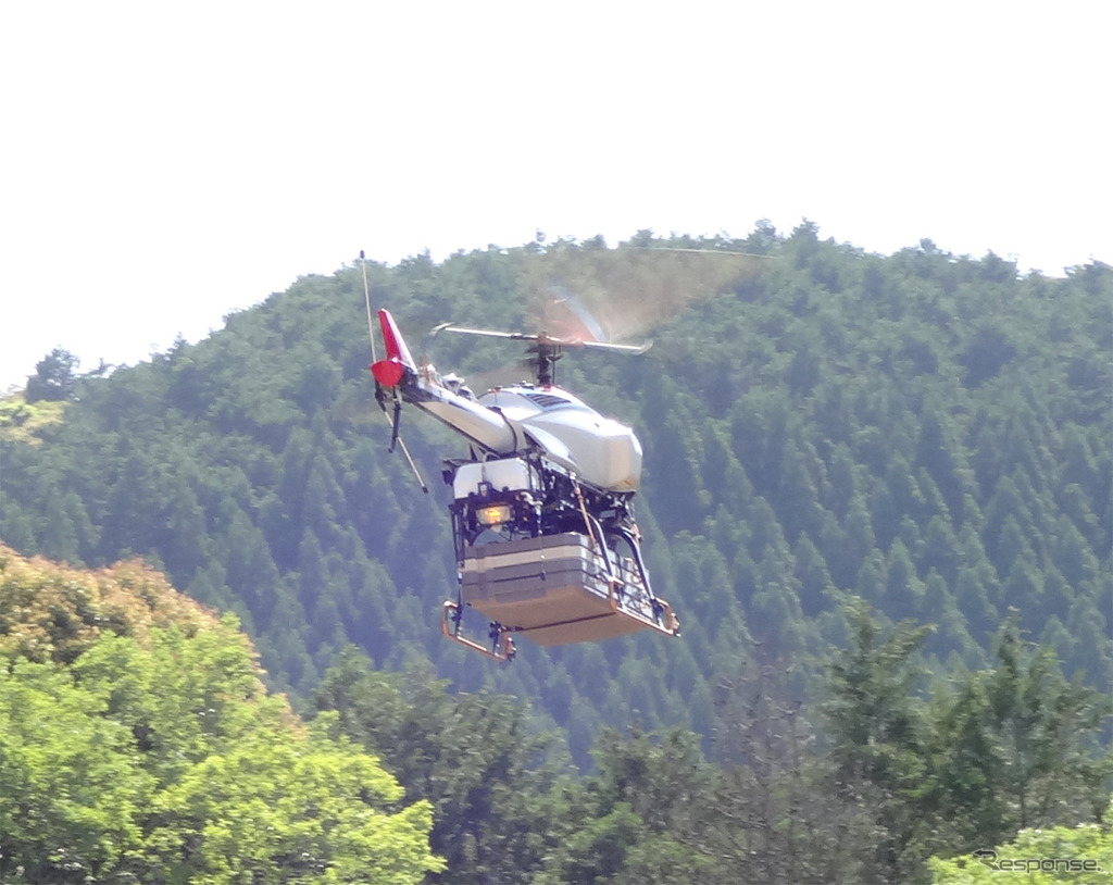 実証実験中の産業用無人ヘリコプター「FAZER R G2」