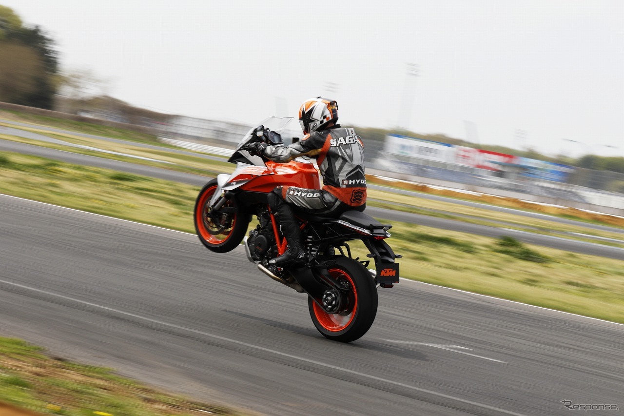 KTM 1290スーパーDUKE GT