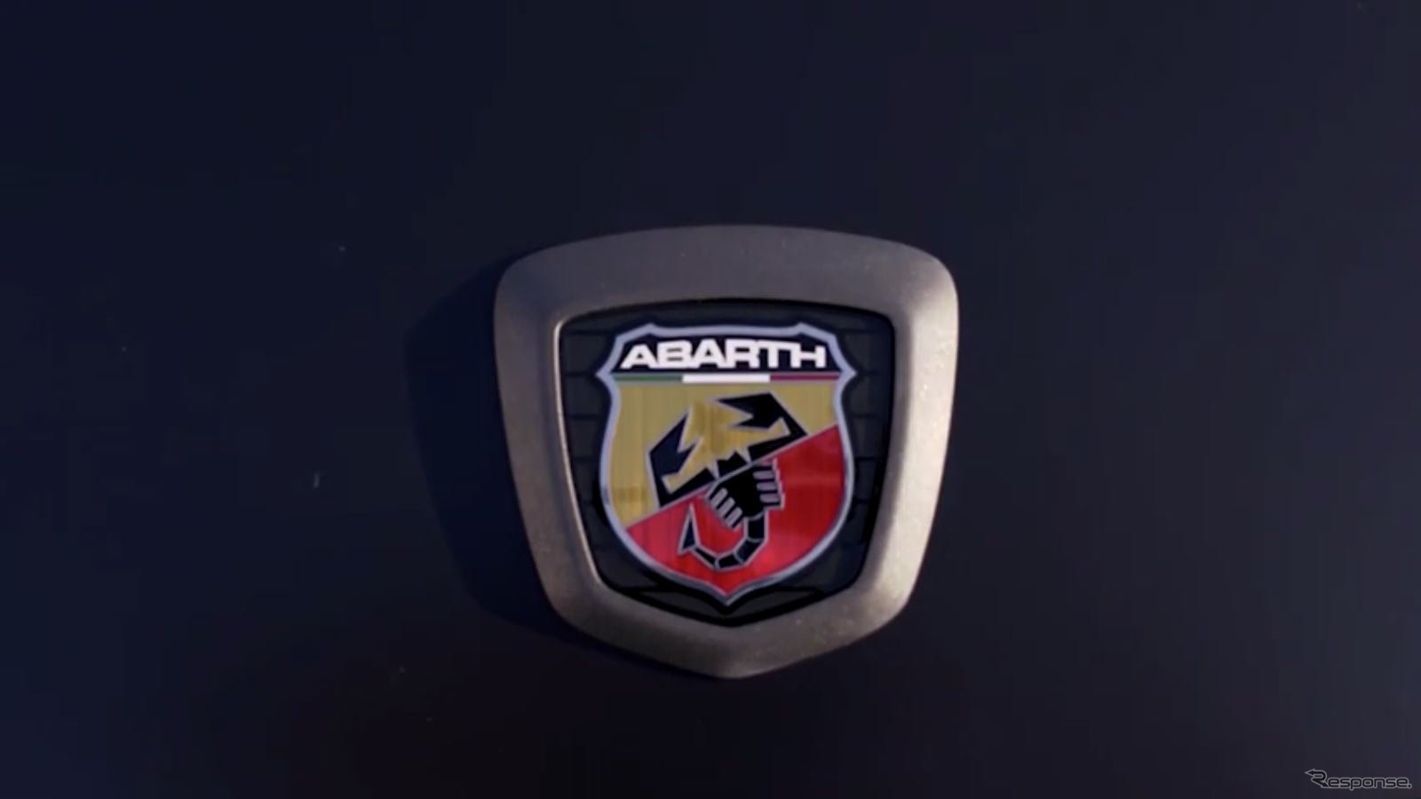 アバルト124スパイダー改良新型のティザーイメージ