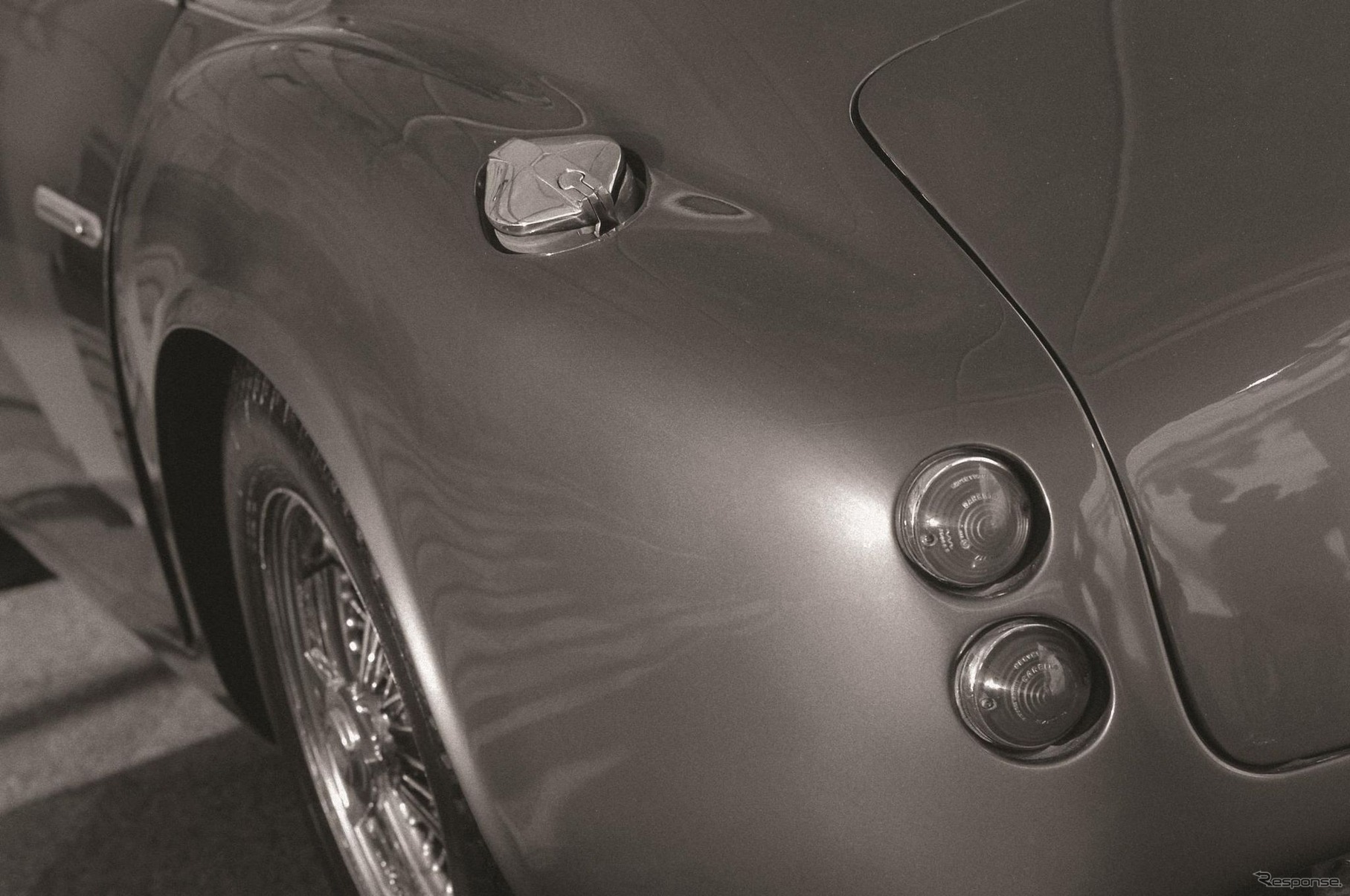 アストンマーティン DB4 GT Zagato Continuation