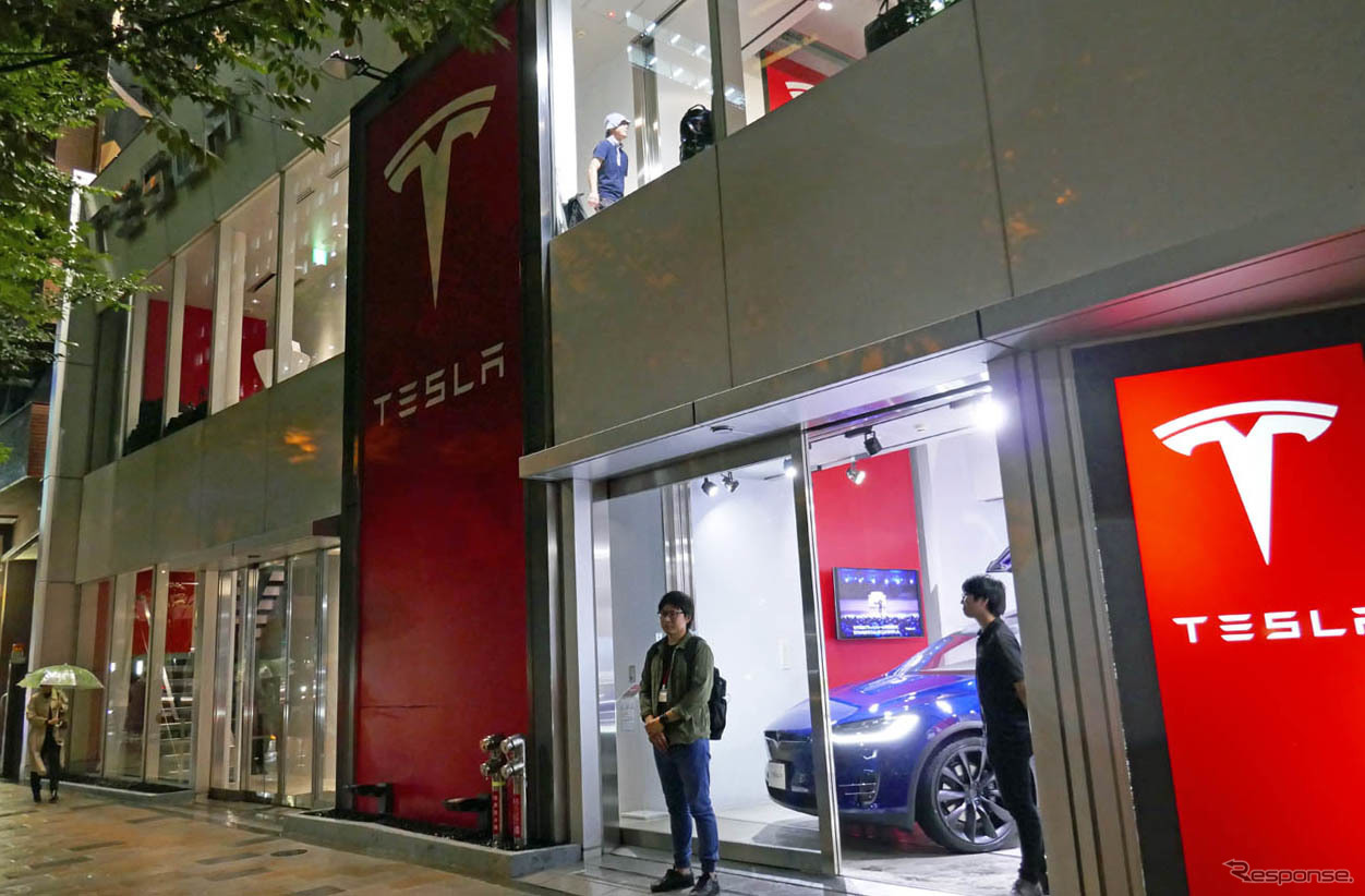 会場となった「テスラ青山」