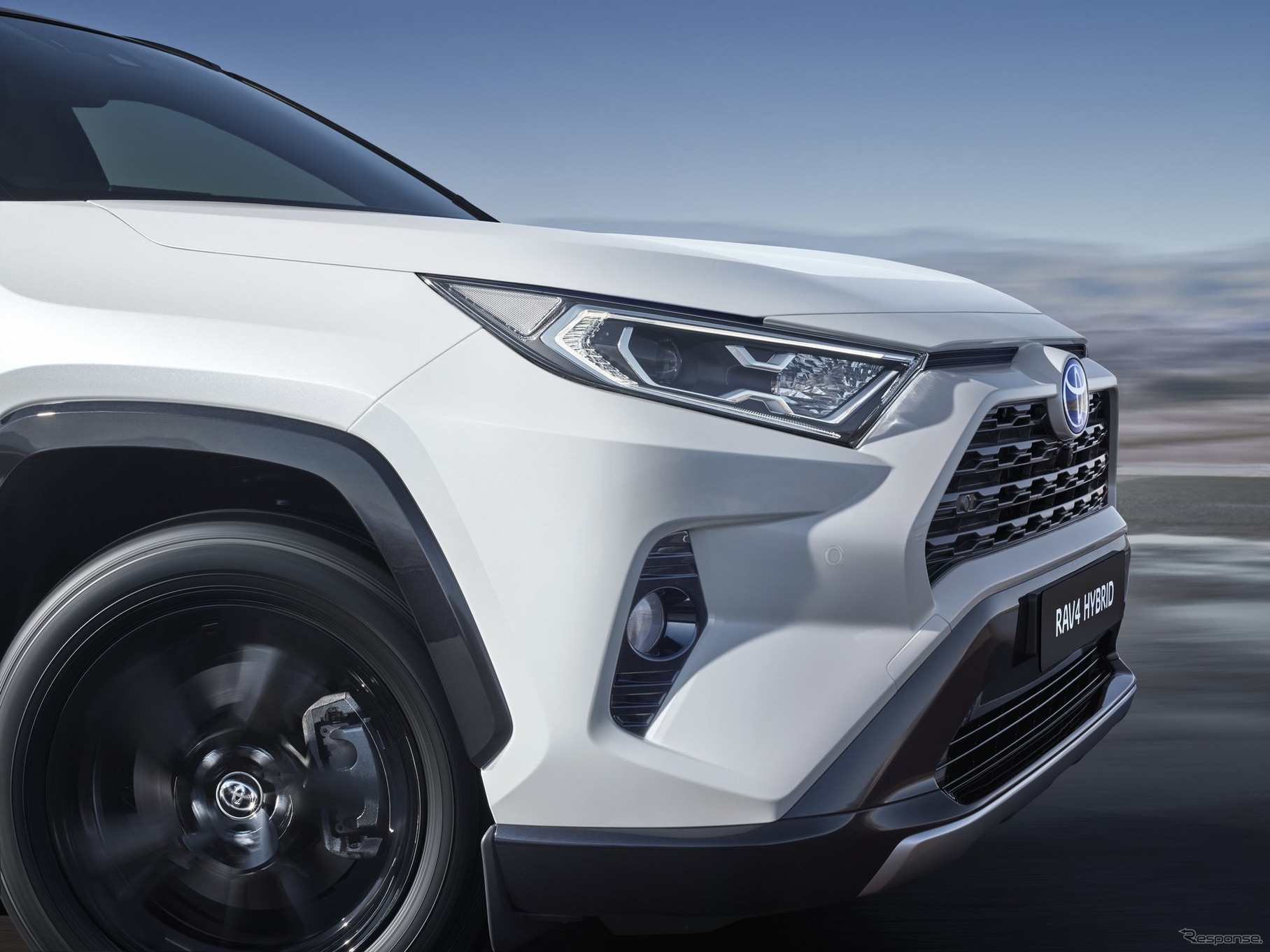 トヨタRAV4ハイブリッド新型