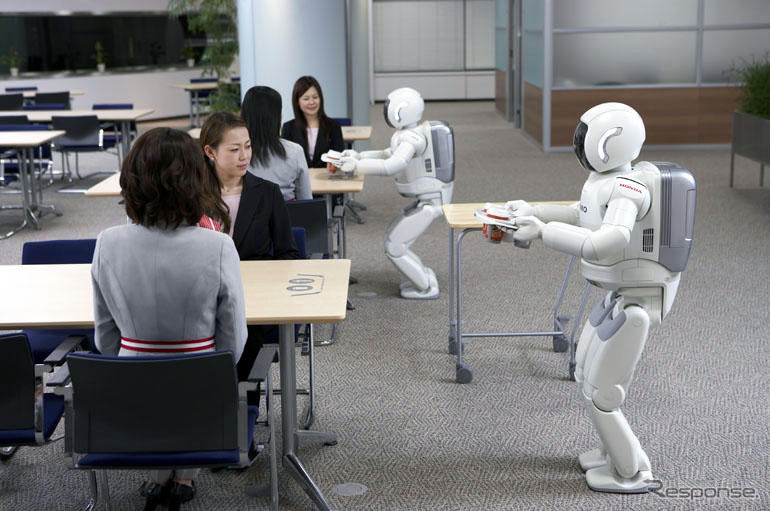 ホンダ ASIMO 複数で協調しながら接客