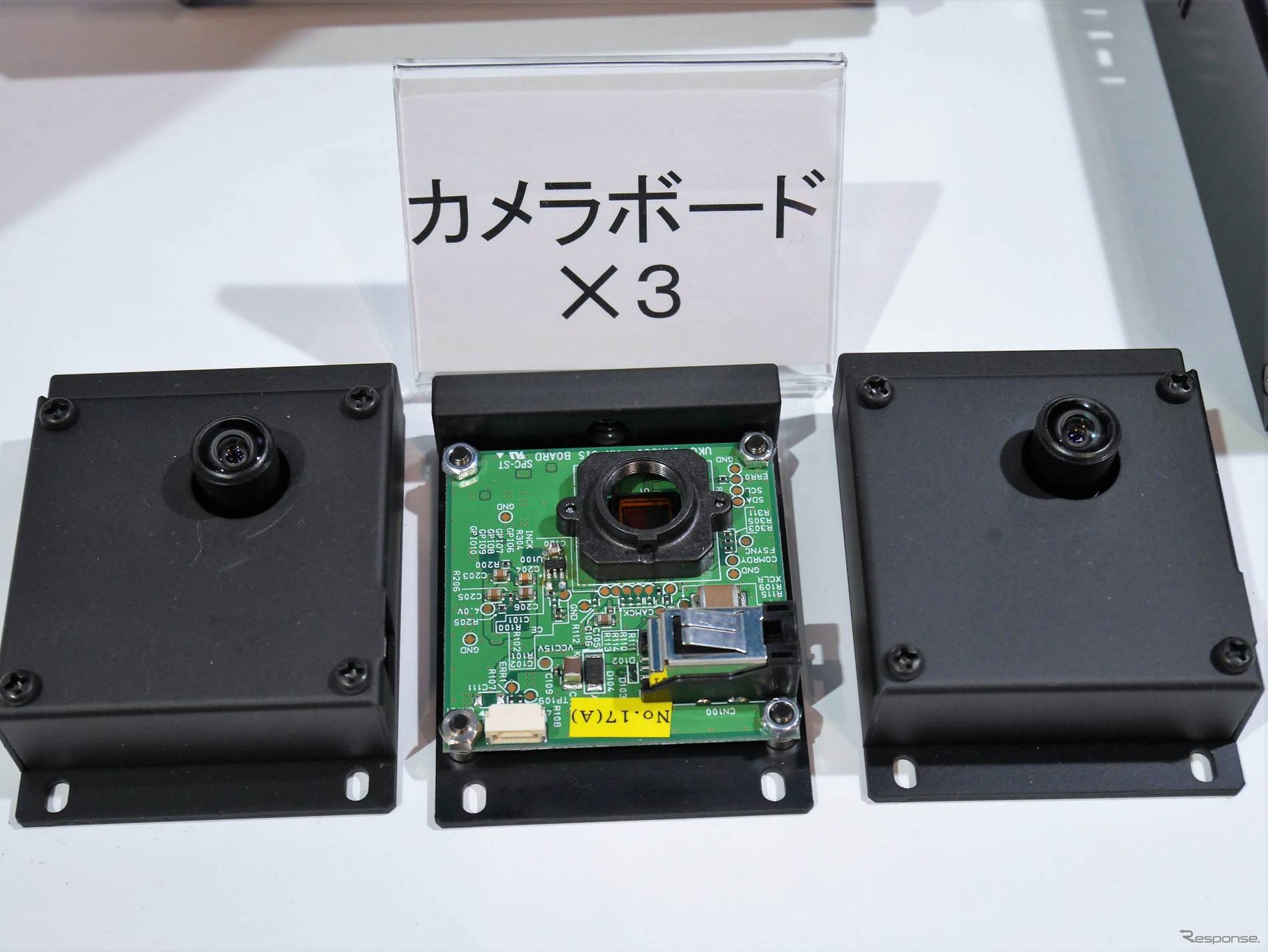 カメラボード。展示品においてはバックと左右で3台の組み合わせ。ソニーの車載用CMOS「IMX390」を搭載する