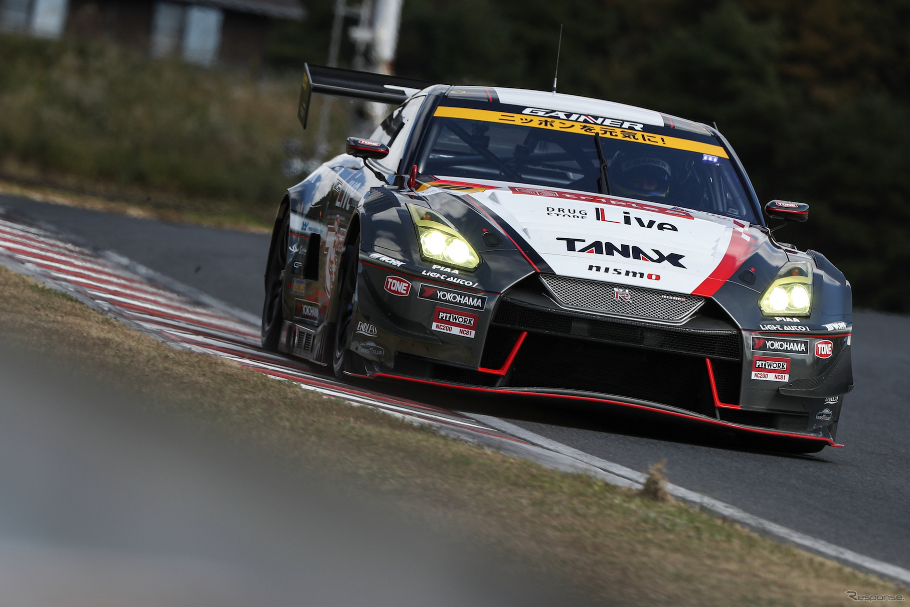 GT300クラス予選2位の#10 GT-R。