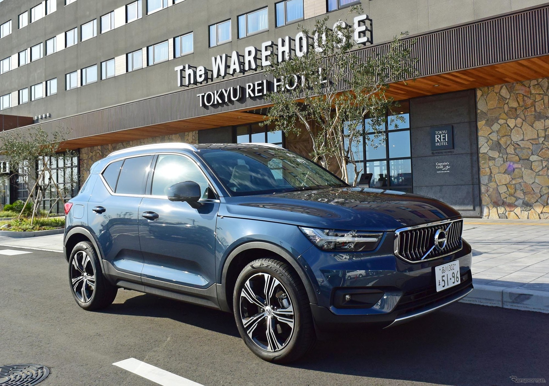 ボルボ XC40 T4 AWD INSCRIPTION