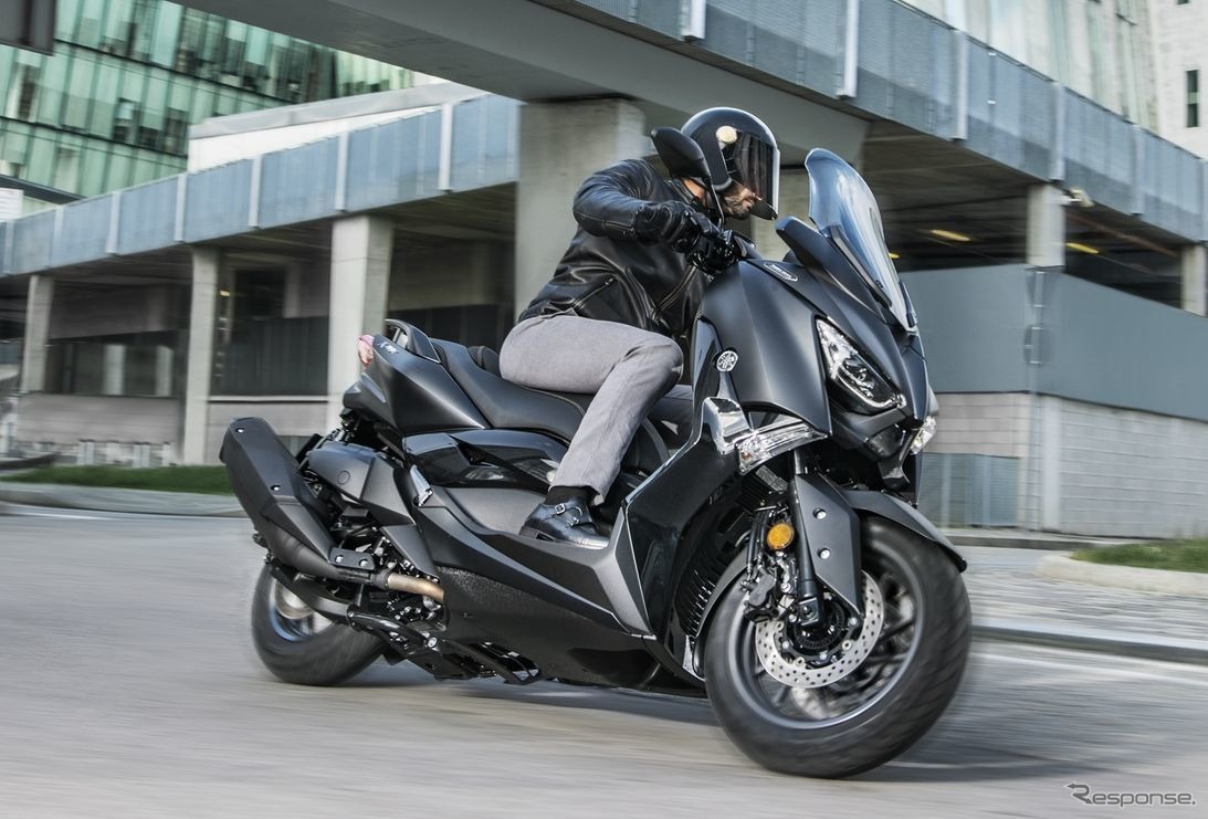 ヤマハの大型スクーター、XMAX に上質な「アイアンマックス」…EICMA 2018