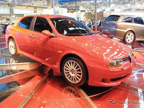 日本の医師はやっぱりリッチ!? アルファロメオ『156GTA』1号車に競り勝つ