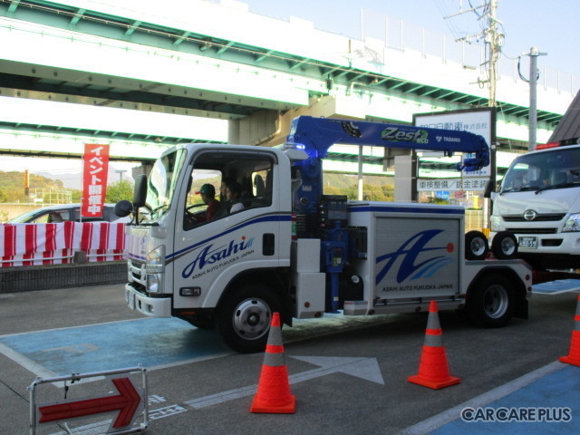 【イベントレポート】クルマの修理工場を親子で楽しむ「工場体験ツアー」…福岡・朝日自動車