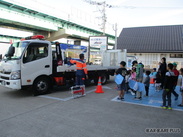【イベントレポート】クルマの修理工場を親子で楽しむ「工場体験ツアー」…福岡・朝日自動車