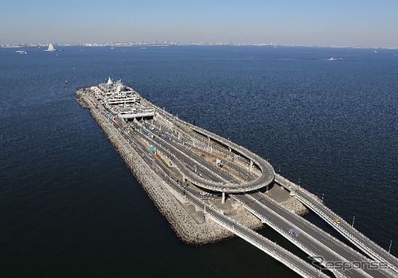 東京湾アクアラインと海ほたる