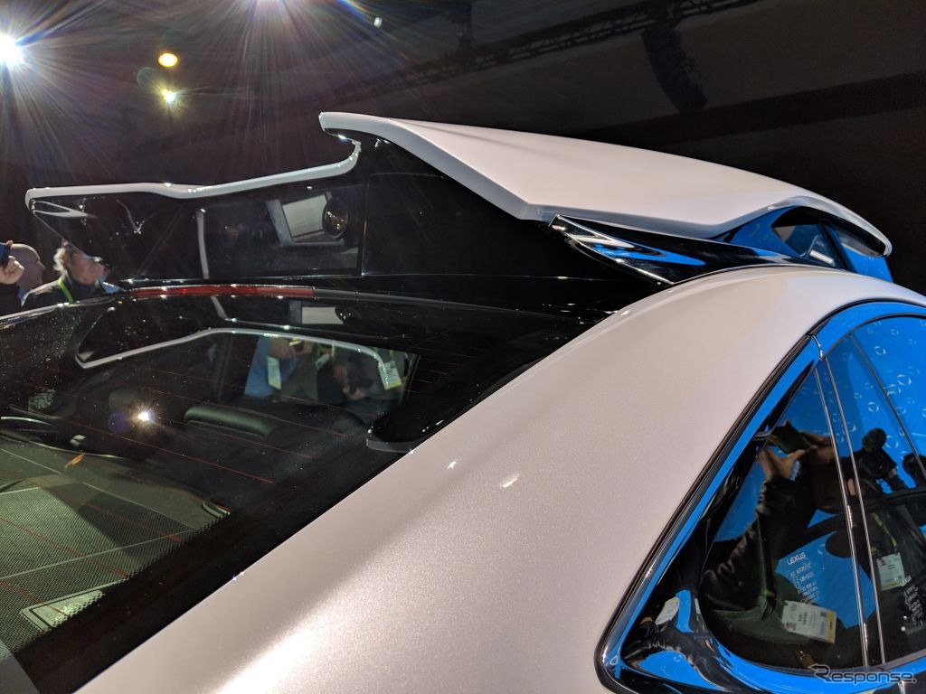 トヨタの新型自動運転実験車TRI-P4。レクサスLSがベース　(c) Getty Images