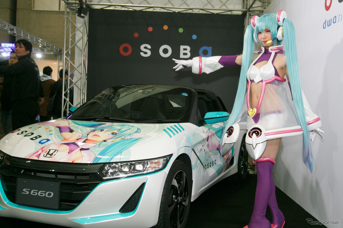 コスプレイヤーえなこ、シースルー初音ミク衣装でホンダ S660 とコラボ…東京オートサロン2019