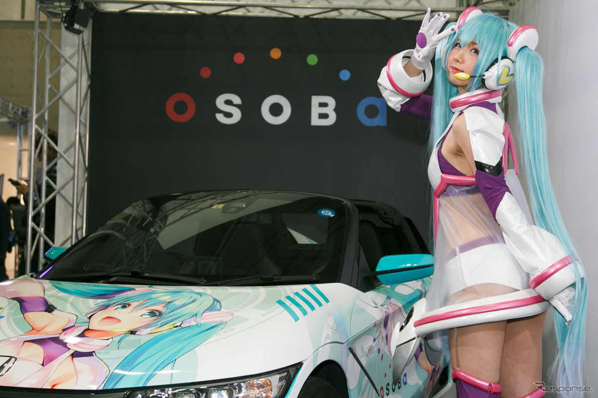 コスプレイヤーえなこ、シースルー初音ミク衣装でホンダ S660 とコラボ…東京オートサロン2019