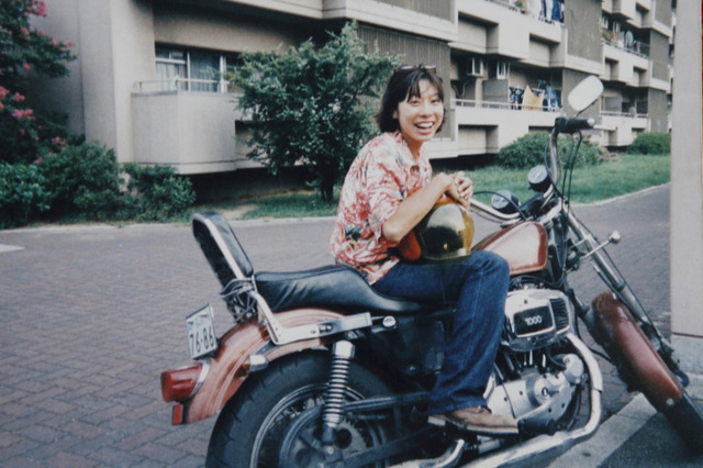 25～30歳ぐらいまで乗っていた81年式のショベル・スポーツ。このバイクで様々なハーレーイベントや旅にも出かけた。ハーレー雑誌「HOT BIKE JAPAN」編集長の池田伸さんと初めて会ったのもこの頃なんだそう。