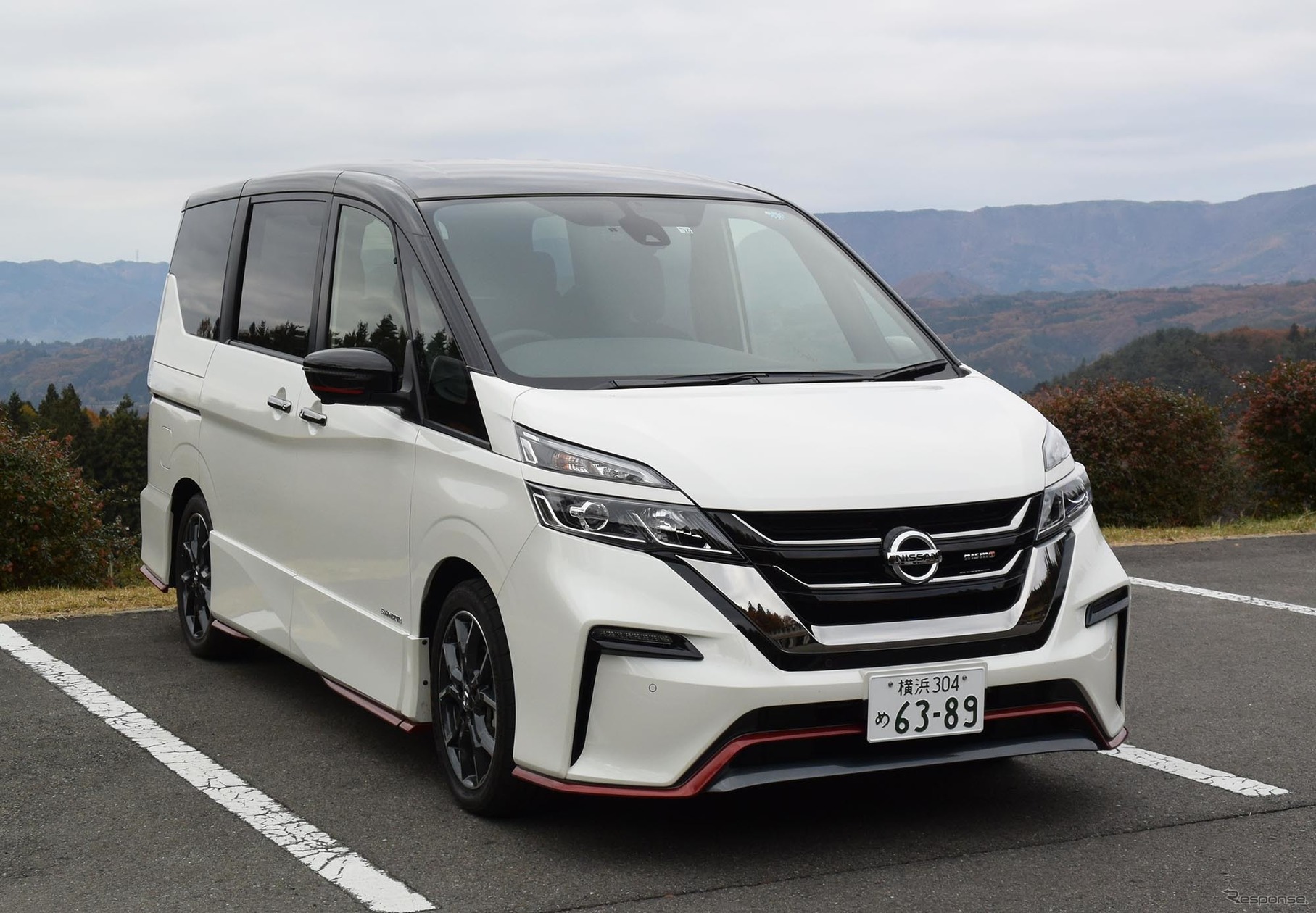 日産『セレナ NISMO』。オレンジ色の差し色が入るエクステリアはノーマルよりむしろシックなデザイン。