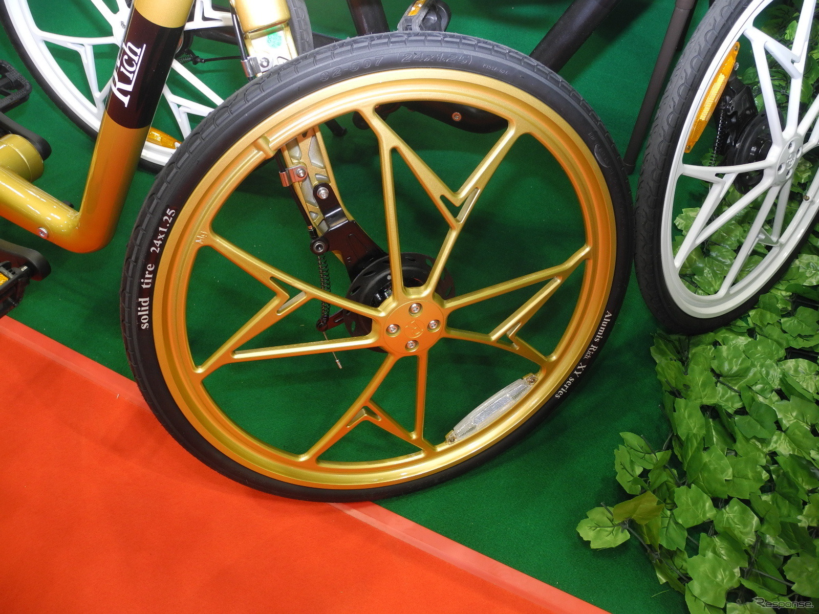 片軸受けにしてデザインを重視