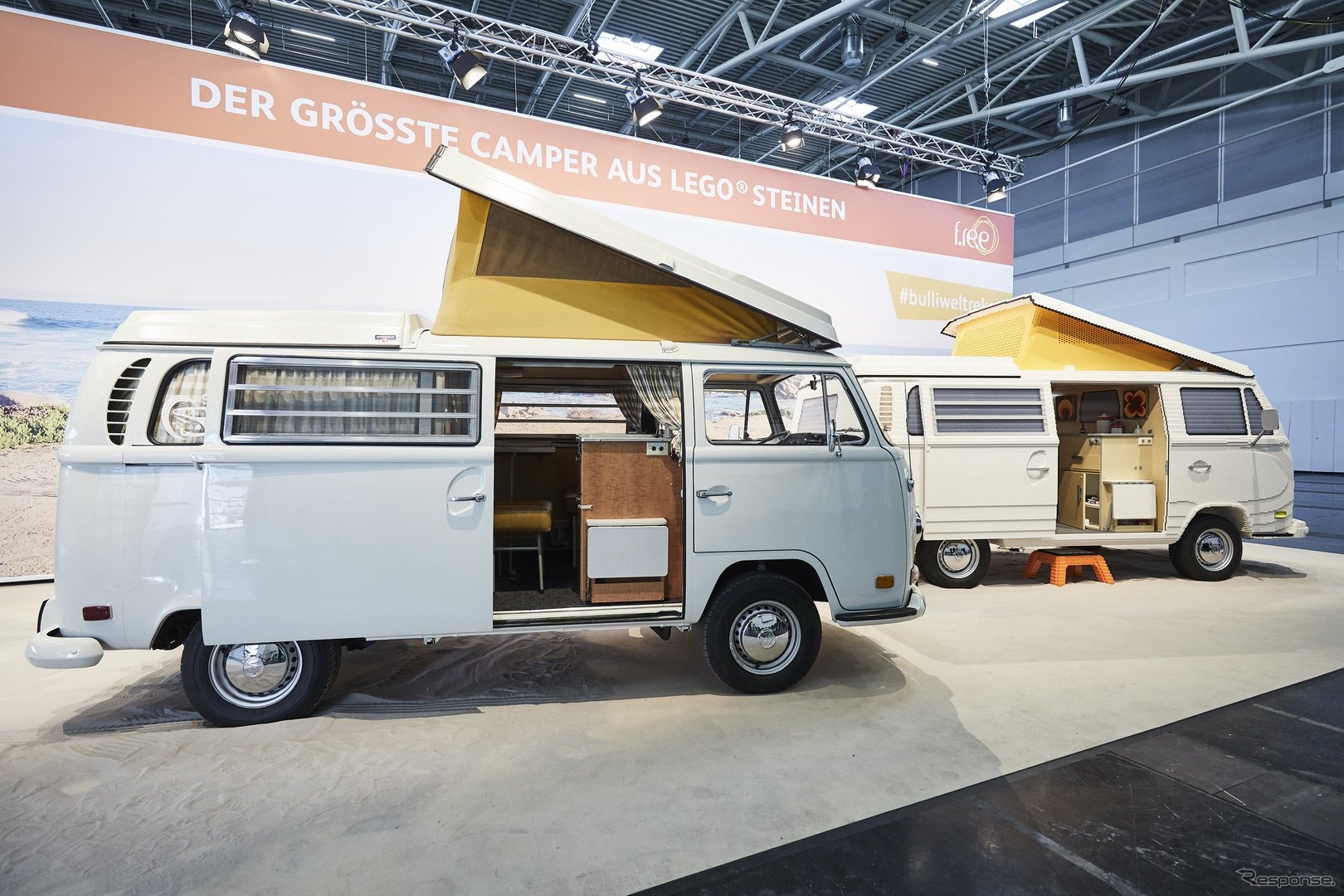 VW T2 のキャンピングカーの実物大レゴブロック仕様