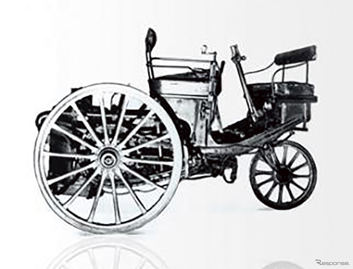 1890年に誕生したプジョーの第一号車。蒸気を動力とする三輪車だった。