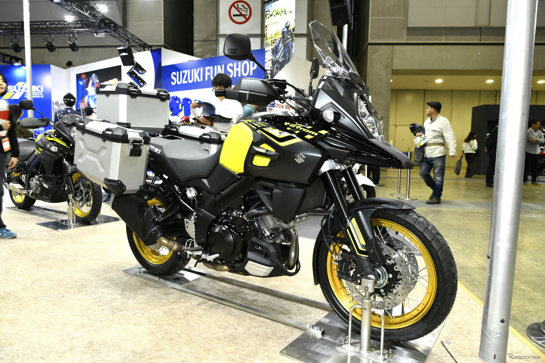 スズキ『Vストローム1000XT ABS 』