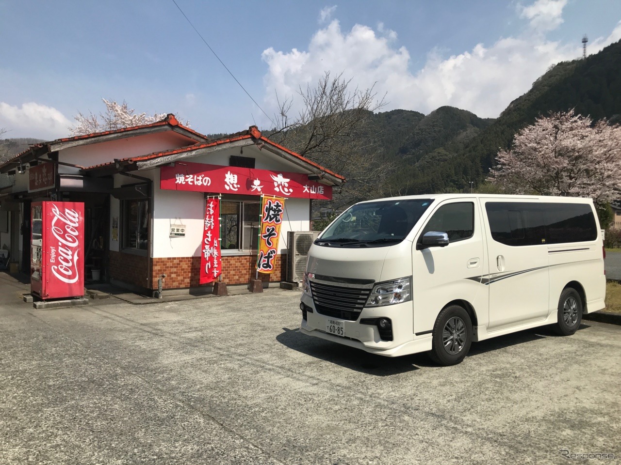 水辺の郷のとなりには、日田焼きそばの有名店「想夫恋　大山店」がある。
