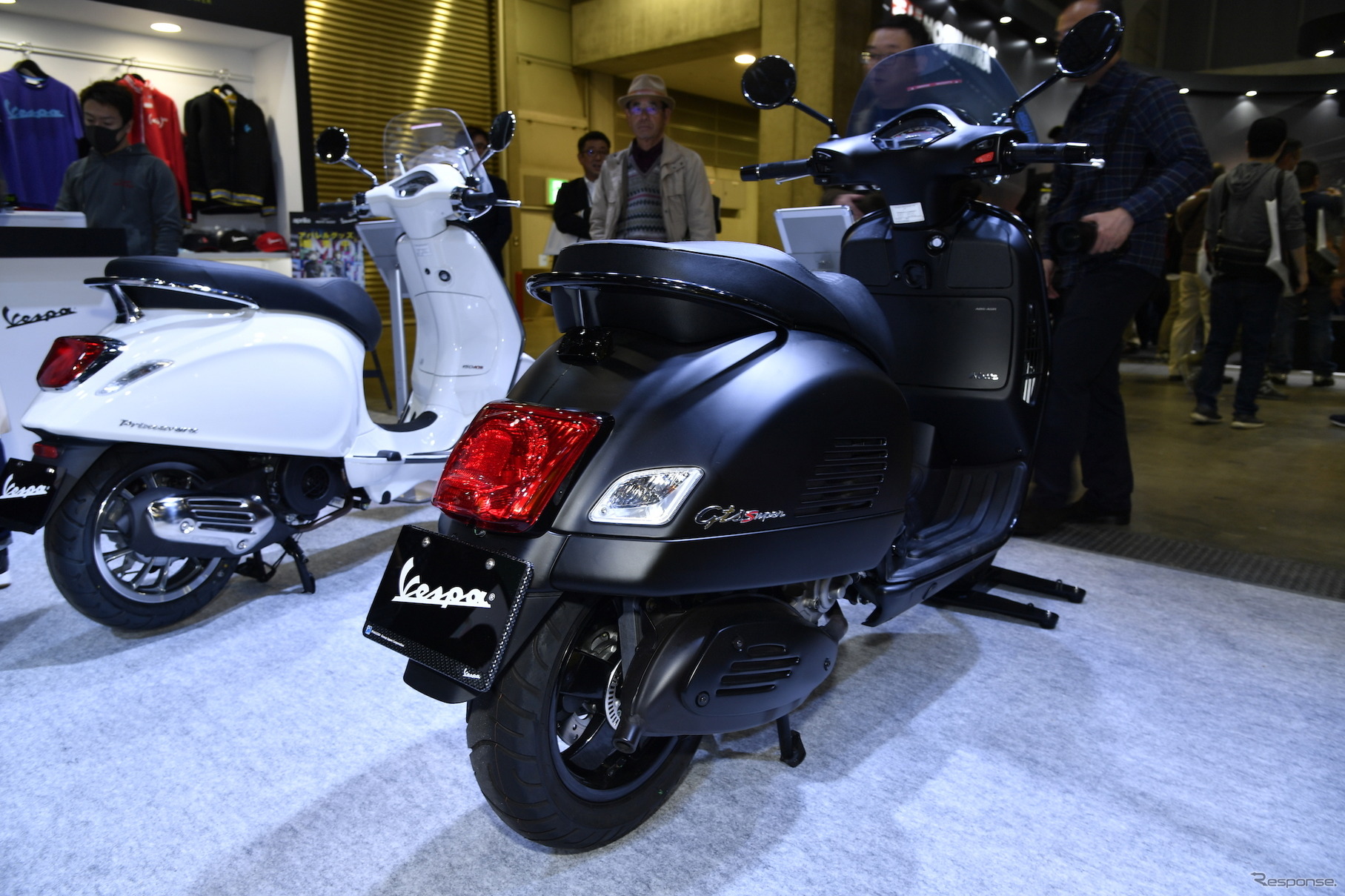 ベスパGTS Super 300 Notte（東京モーターサイクルショー2019）