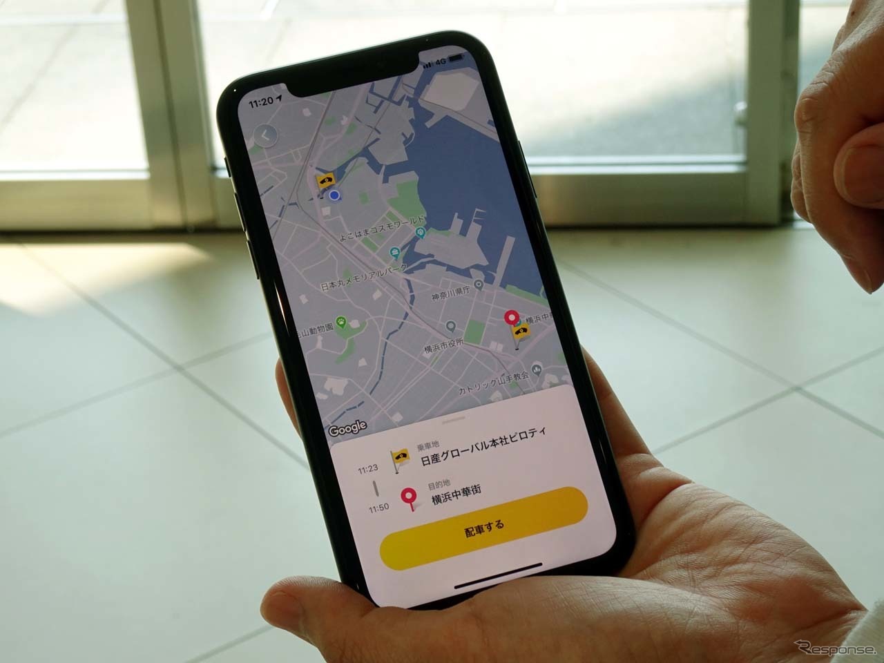 専用アプリを使って乗車地と目的地を設定し、配車を依頼する