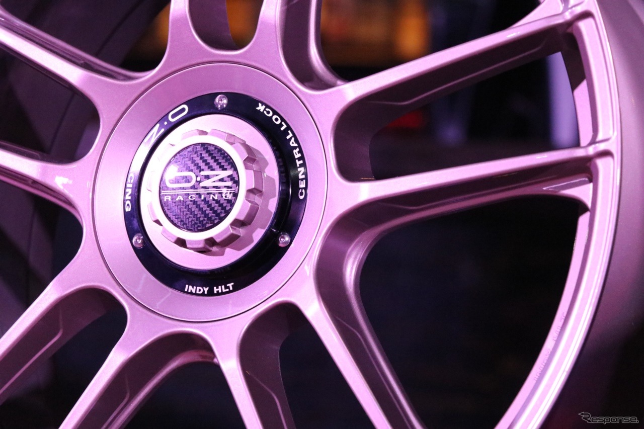 ニューモデルインディHLTにも人気のセントラルロックカバーがオプションで選べる。